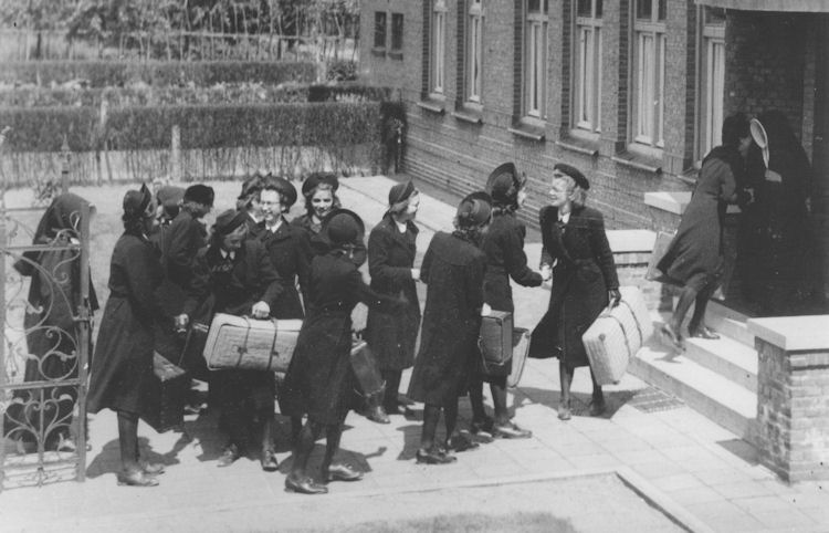 Bestand:Kweekschool 1942-02.jpg