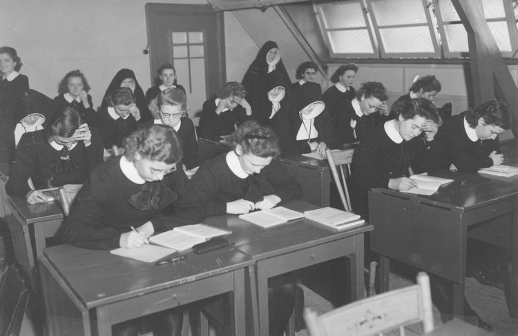 Bestand:Kweekschool 1942-25.jpg