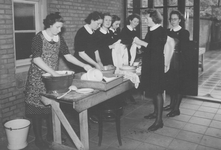 Bestand:Kweekschool 1942-27.jpg