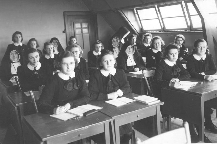 Bestand:Kweekschool 1942-22.jpg