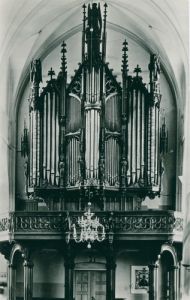 De Heilige Servatiuskerk in het centrum aan de Markt. Het Smitsorgel gebouwd in 1852. Voor meer details klik hier.