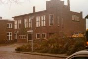 Het voormalige Boerenbondsgebouw in de Toon Bolsiusstraat was in 1979 in gebruik door Kemps meubelhallen. Voor meer details klik hier.